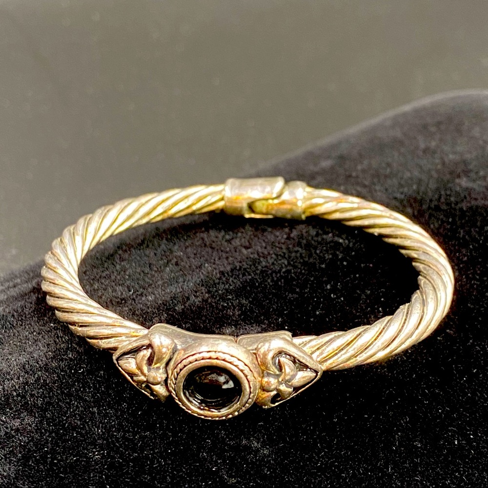 Hinged Twisted Silvertone w Black Stone Bracelet